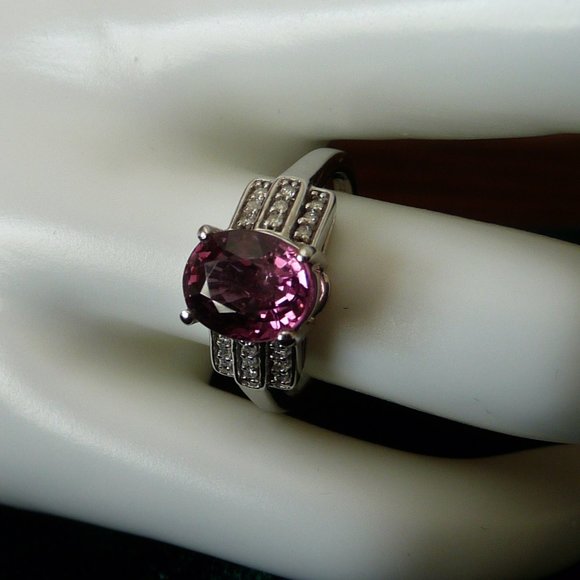 2.80ct PINK SPINEL .09 ct diamonds 18K white gold - Picture 9 of 10